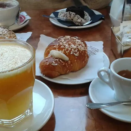 Oda ve Kahvaltı Lombardo